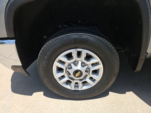 Used 2024 Chevrolet Silverado 2500 LT AWD/4WD image 29