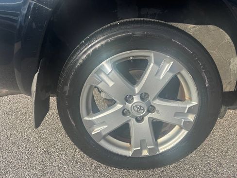 Used 2007 Toyota RAV4 Sport AWD/4WD image 3