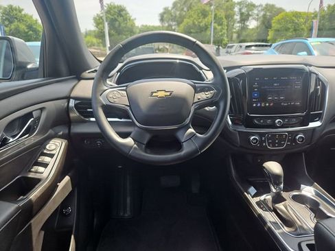 Used 2023 Chevrolet Traverse LT FWD image 14