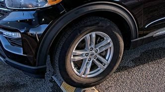 Used 2023 Ford Explorer XLT w/ Equipment Group 202A AWD/4WD image 7