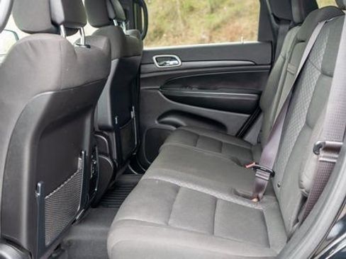 Used 2020 Jeep Grand Cherokee Laredo w/ 18" Wheel & 8.4" Radio Group AWD/4WD image 12