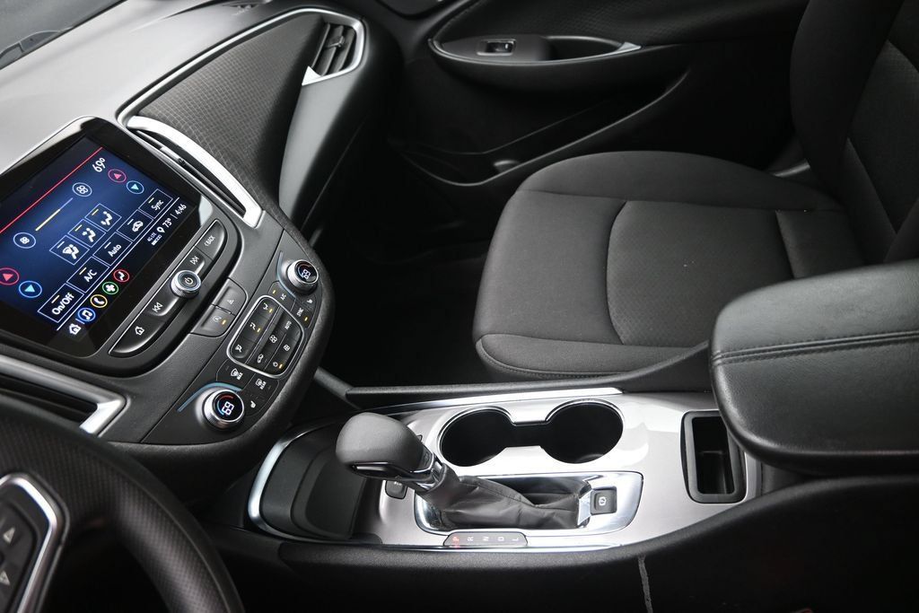 Used 2024 Chevrolet Malibu LT FWD image 19