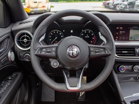 New 2025 Alfa Romeo Stelvio Sprint AWD/4WD image 14