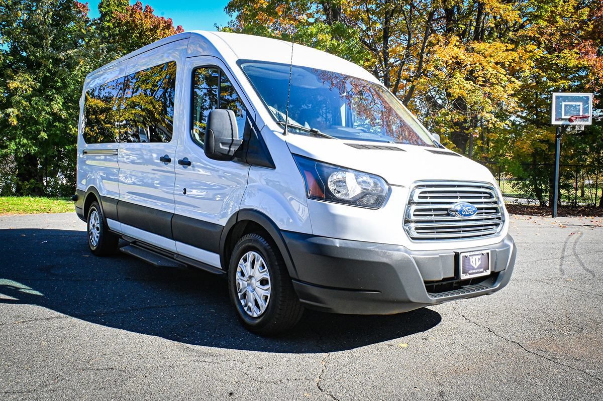Used 2018 Ford Transit 350 XLT RWD image 5