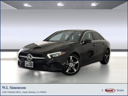 Used 2022 Mercedes-Benz A 220 image 1