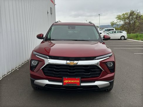 Used 2024 Chevrolet TrailBlazer LT w/ Convenience Package image 2