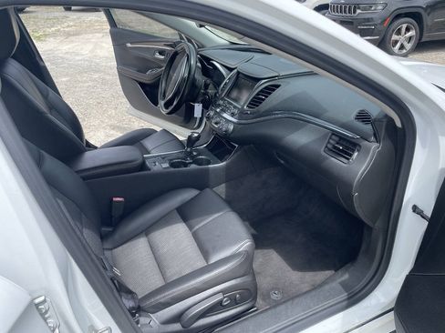 Used 2016 Chevrolet Impala LT w/ Convenience Package FWD image 29