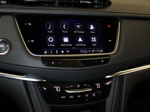 New 2025 Cadillac XT6 Luxury image 13