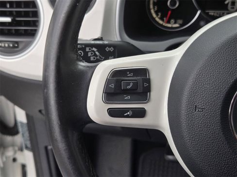 Used 2013 Volkswagen Beetle 2.5 image 21