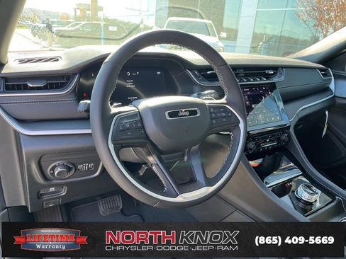 New 2025 Jeep Grand Cherokee L Altitude image 6