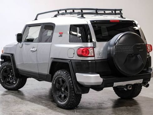 Used 2010 Toyota FJ Cruiser 4WD image 12