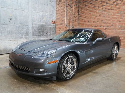 Used 2011 Chevrolet Corvette Coupe w/ Preferred Equipment Group RWD image 6