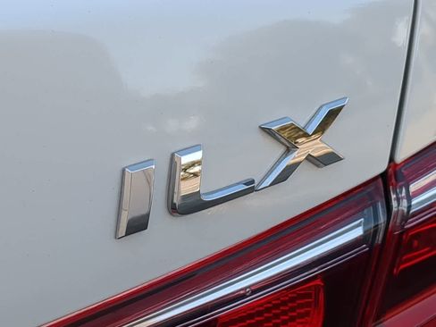 Used 2018 Acura ILX w/ Premium Package image 12