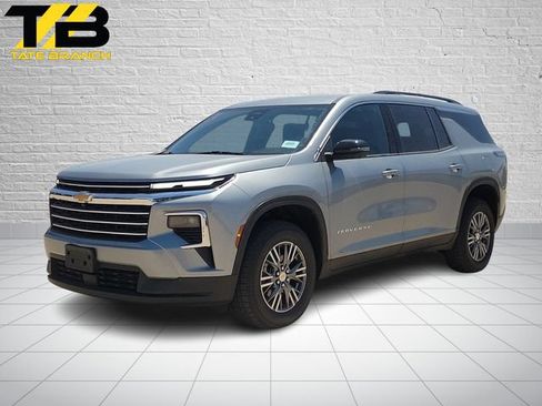 Used 2024 Chevrolet Traverse LT AWD/4WD image 1