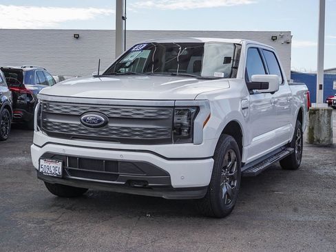 Used 2023 Ford F150 Lightning Lariat w/ Equipment Group 511A High image 4