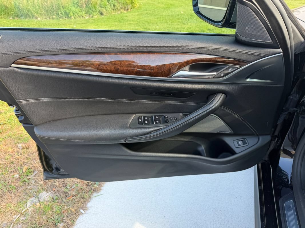 Used 2018 BMW M550i xDrive AWD/4WD image 15