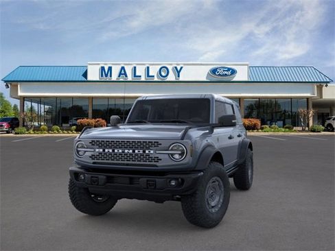 New 2025 Ford Bronco Badlands image 2