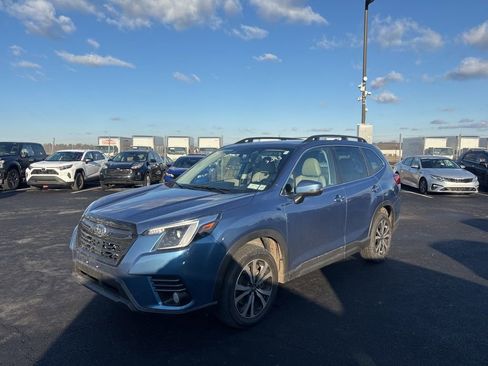 Used 2022 Subaru Forester Limited image 7