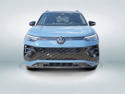 New 2026 Volkswagen Tiguan SE R-Line FWD image 2