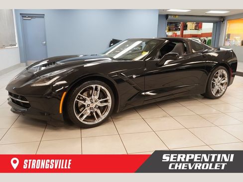 Used 2017 Chevrolet Corvette Stingray Coupe RWD image 1