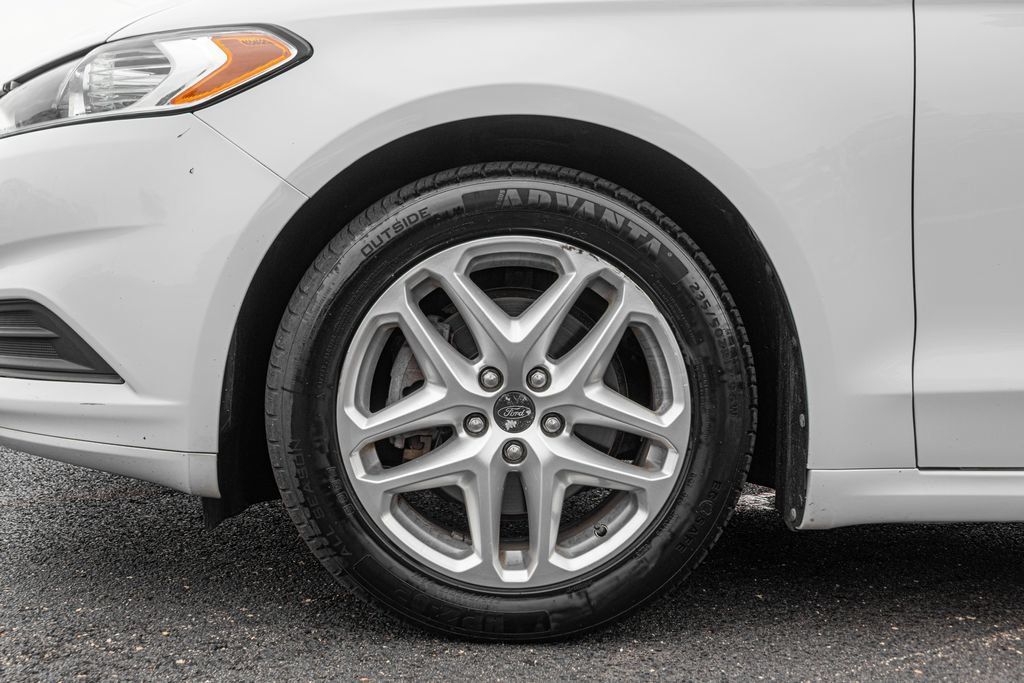 Used 2013 Ford Fusion SE FWD image 35