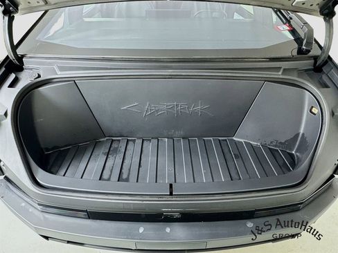 Used 2024 Tesla Cybertruck AWD Crew Cab image 37