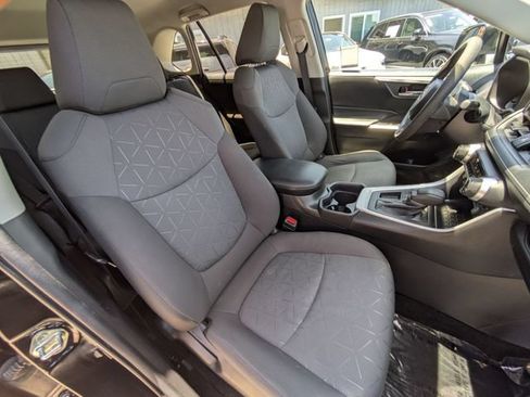 Used 2020 Toyota RAV4 XLE FWD image 27