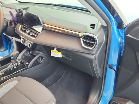 Used 2025 Chevrolet TrailBlazer LT image 29