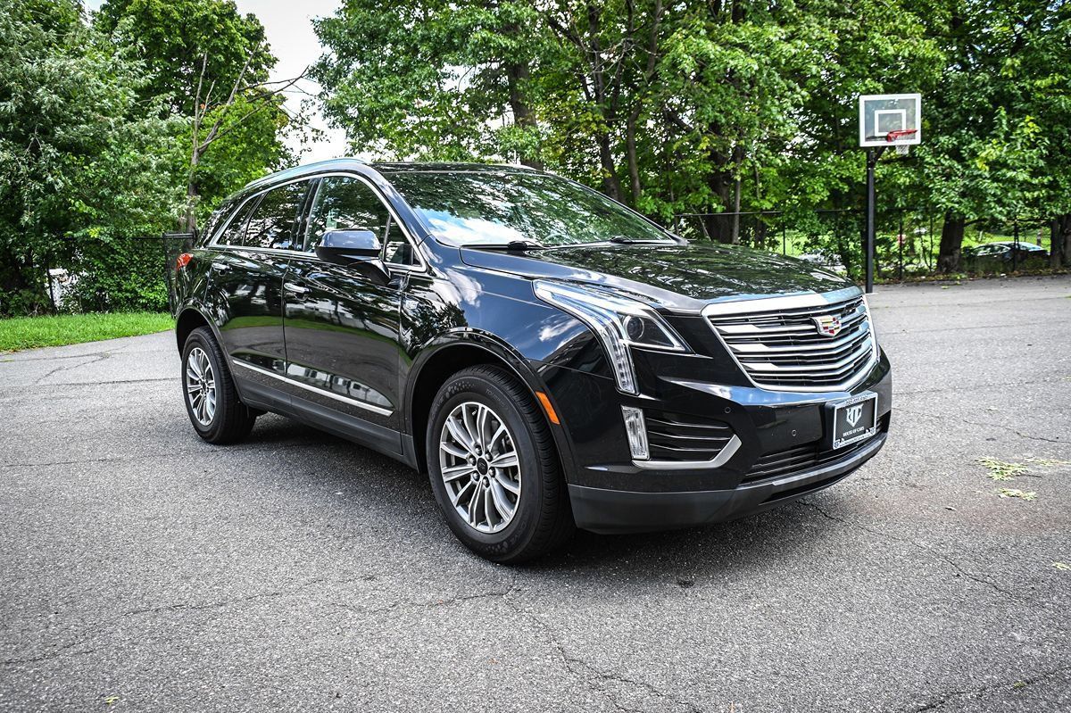 Used 2018 Cadillac XT5 Luxury w/ Driver Awareness Package FWD image 5