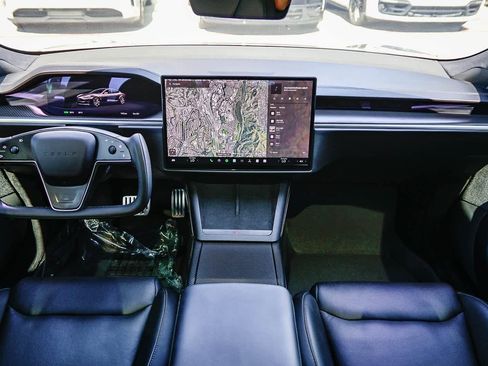 Used 2022 Tesla Model S Plaid image 12