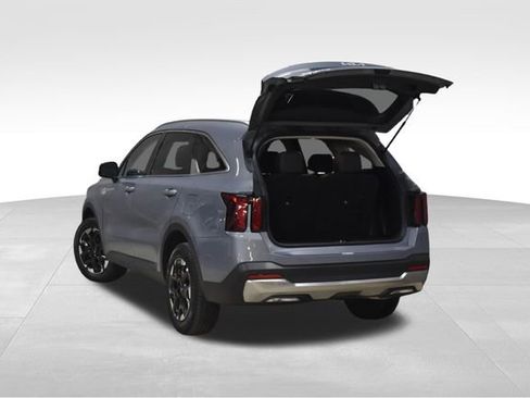 Used 2024 Kia Sorento S image 35
