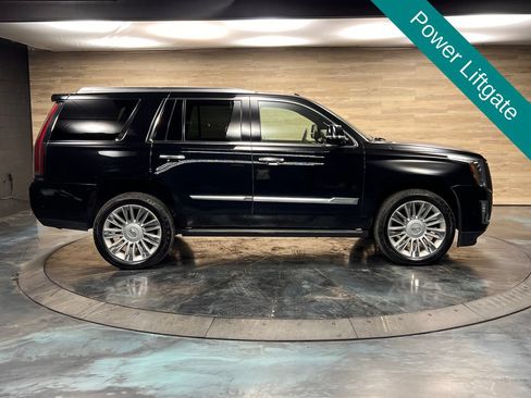 Used 2020 Cadillac Escalade Platinum AWD/4WD image 13