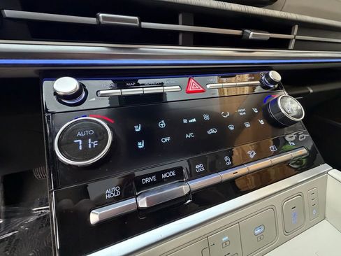 Used 2025 Hyundai Santa Fe Calligraphy image 18