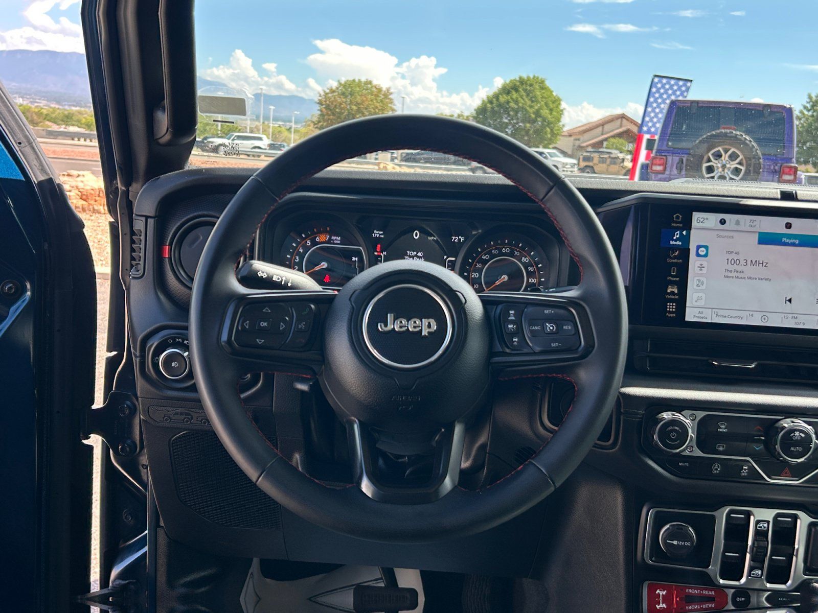 Used 2025 Jeep Wrangler Unlimited Rubicon AWD/4WD image 9
