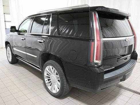 Used 2020 Cadillac Escalade Platinum image 12