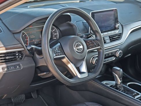 Used 2023 Nissan Altima 2.5 SV AWD/4WD image 11