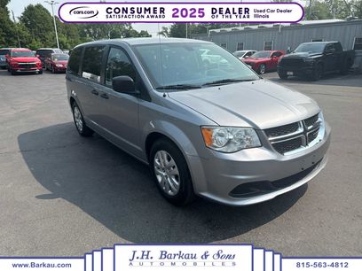 Used 2019 Dodge Grand Caravan SE w/ UConnect Hands-Free Group
