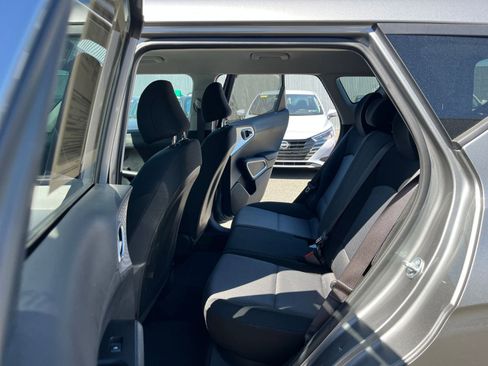 Used 2025 Kia Soul LX w/ LX Technology Package image 23