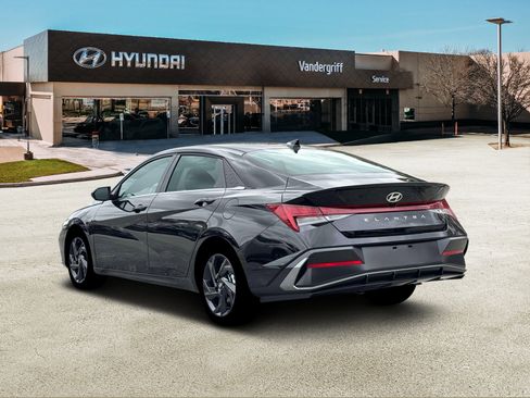 New 2026 Hyundai Elantra SEL Sport FWD image 5