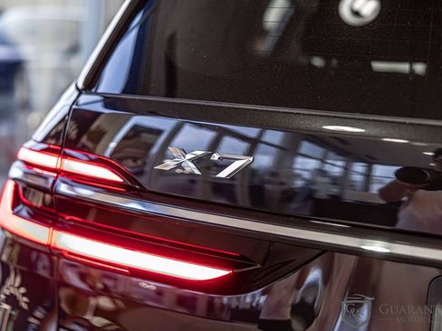 Used 2025 BMW X7 xDrive40i w/ Premium Package image 18