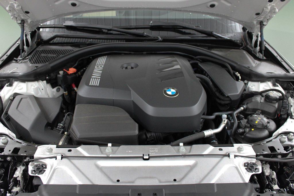 Used 2026 BMW 330i Sedan w/ Convenience Package RWD image 43