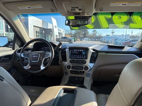 Used 2020 GMC Yukon XL SLT w/ Premium Edition image 32