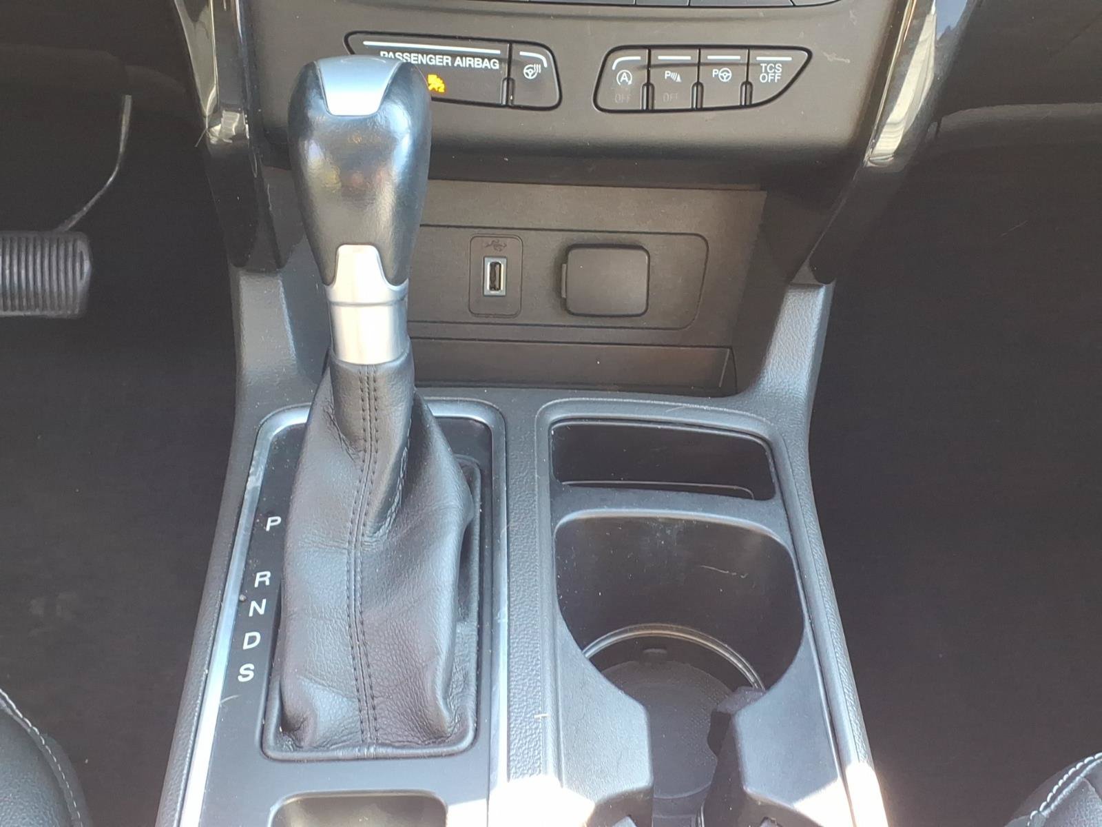 Used 2017 Ford Escape Titanium w/ Equipment Group 301A AWD/4WD image 20