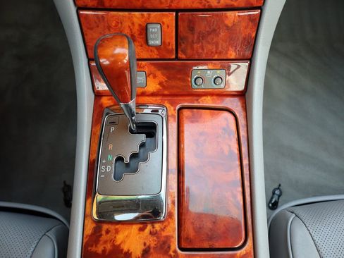 Used 2005 Lexus LS 430 image 36