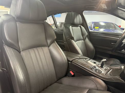 Used 2014 BMW M5 image 40