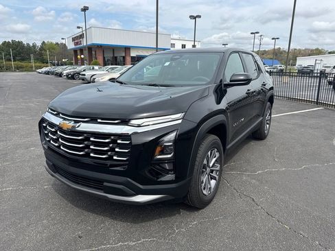 New 2026 Chevrolet Equinox LT image 2