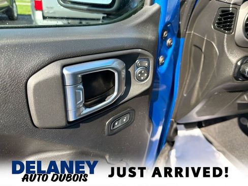 Used 2023 Jeep Wrangler Sport S image 19