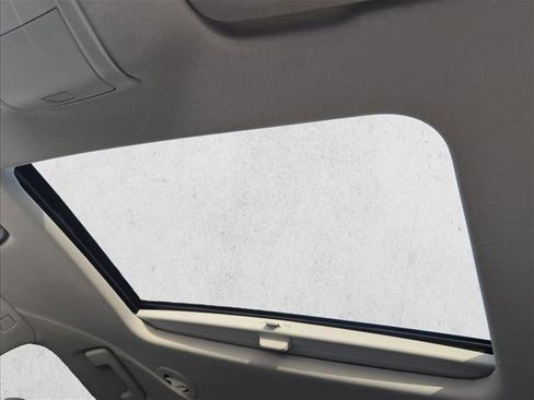 Used 2021 Buick Enclave Essence w/ Sound and Sites Package image 16