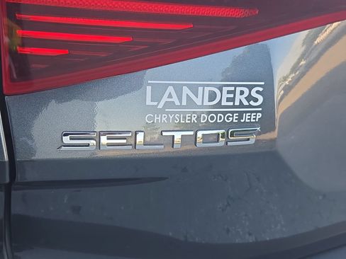 Used 2021 Kia Seltos S FWD image 36