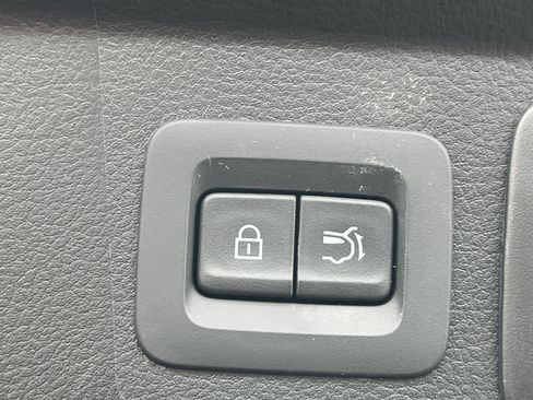 Used 2025 MAZDA CX-50 AWD 2.5 S w/ Premium Package image 23